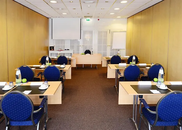 Отель Tulip Лейдердорп